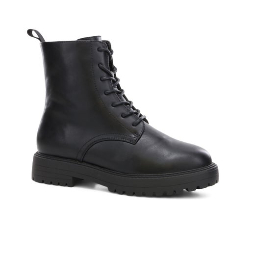 Fox Wide Fit Boots in Black | Number One Shoes Australia